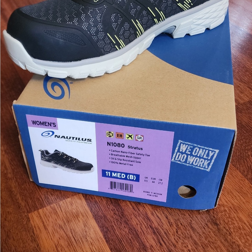 Nautilus Women's Sneakers - Black and White